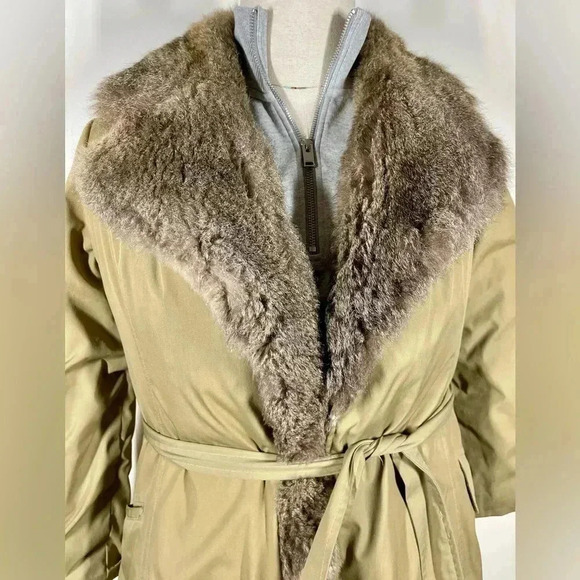 Vintage 1950s | Hand-sewn Genuine Fur Trench Coat | Women’s Small to Medium - Picture 5 of 14